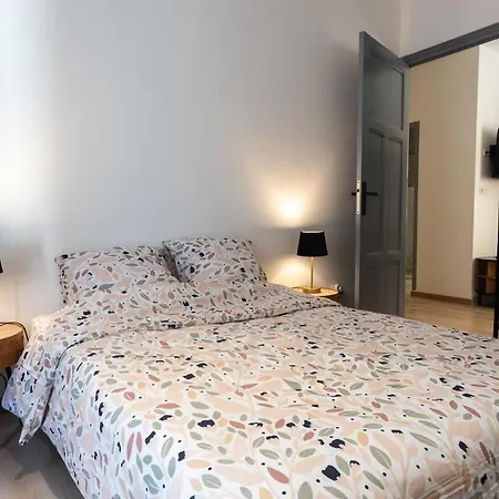 Moderne Et Elegant Quartier Saint-jean 아파트